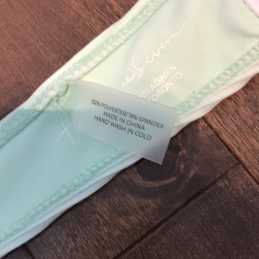 437 Ribbed mint green bikini top - Picture 4 of 6